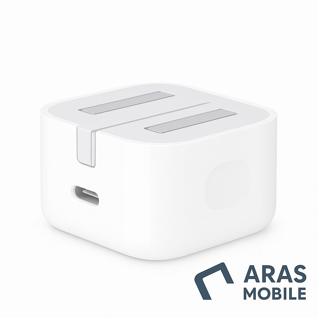 نمای نزدیک از اداپتور با توان 20 وات